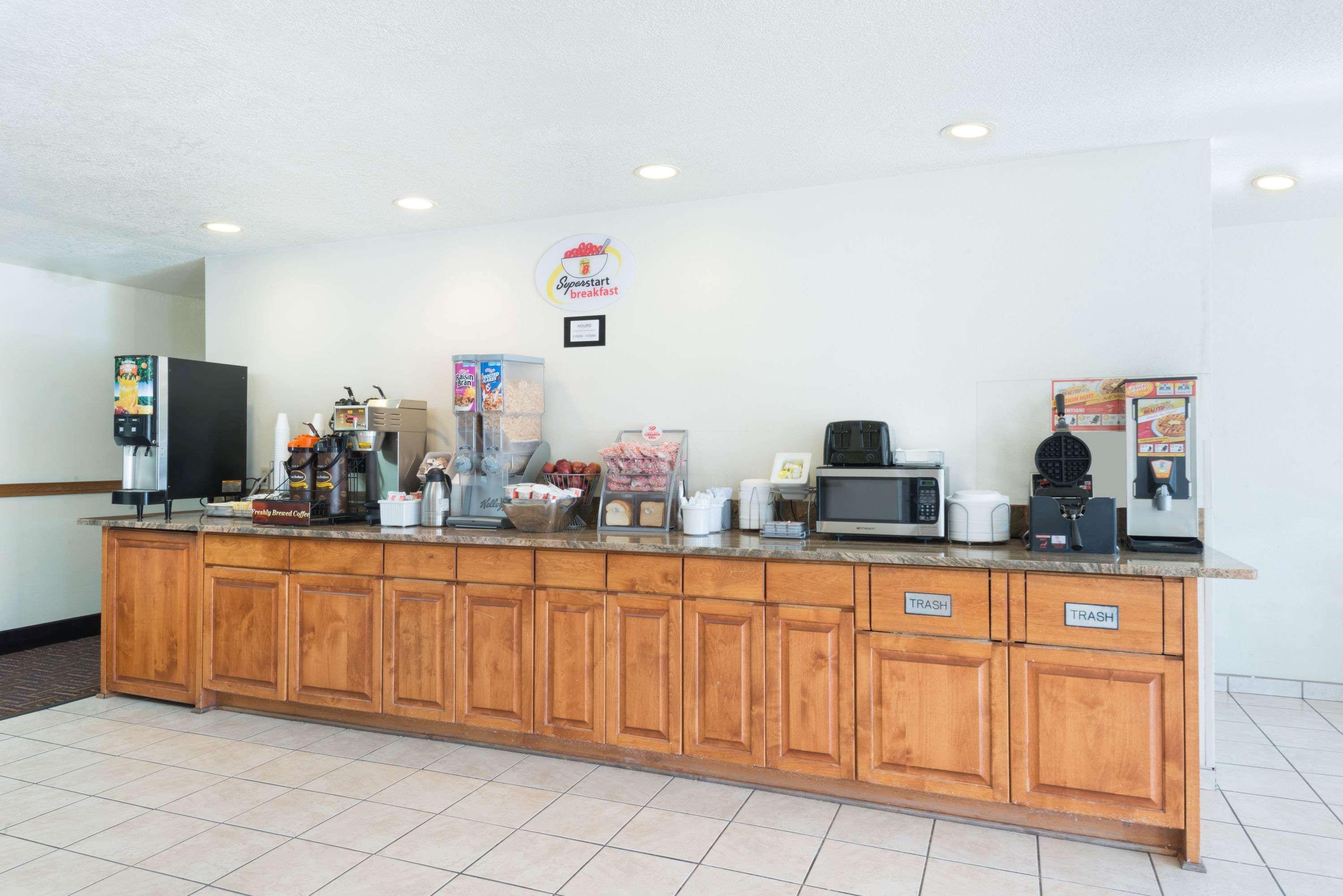 Super 8 By Wyndham Bernalillo Exterior foto
