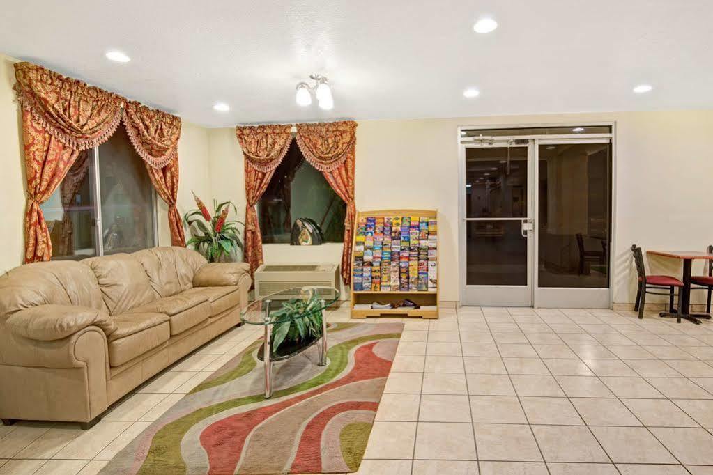Super 8 By Wyndham Bernalillo Exterior foto